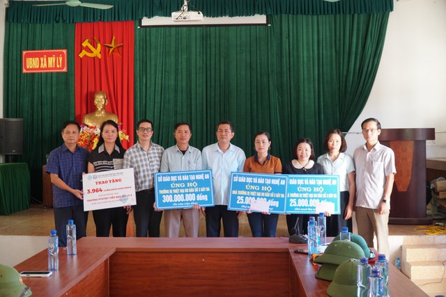 Nhiều trường miền núi tan hoang sau lũ, Nghệ An nỗ lực khắc phục để đón năm học mới- Ảnh 6. Nhiều trường miền núi tan hoang sau lũ, Nghệ An nỗ lực khắc phục để đón năm học mới- Ảnh 6.