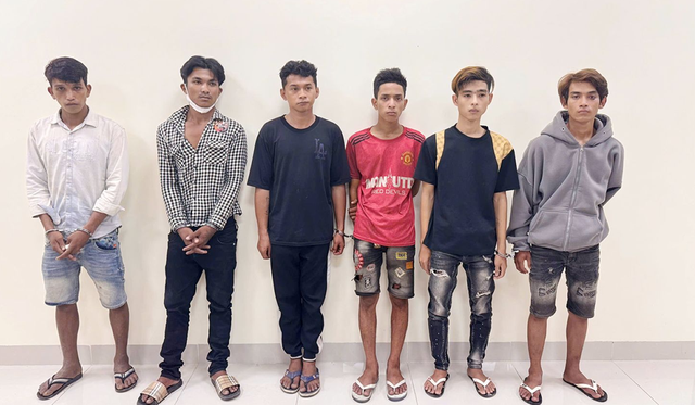 Bắt giữ nhóm thanh niên trộm đồ nhậu ở An Giang - Ảnh 1.