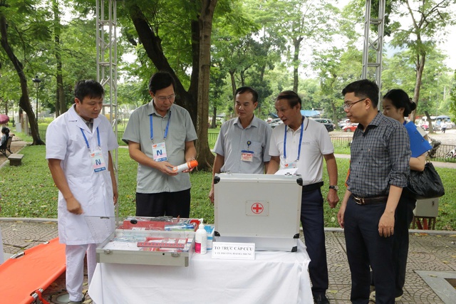 Hàng loạt khuyến cáo người dân cần lưu ý khi xem diễu binh A80- Ảnh 1. Hàng loạt khuyến cáo người dân cần lưu ý khi xem diễu binh A80- Ảnh 1.