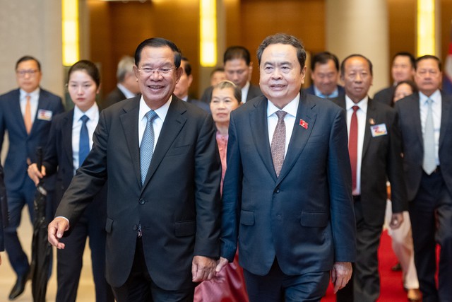 Chủ tịch Hun Sen: Những gì Campuchia có được hôm nay không thể tách rời sự giúp đỡ của Việt Nam- Ảnh 2. Chủ tịch Hun Sen: Những gì Campuchia có được hôm nay không thể tách rời sự giúp đỡ của Việt Nam- Ảnh 2.