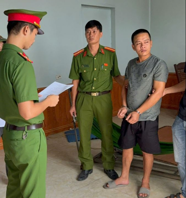 Bắt đối tượng hành hạ con đẻ - Ảnh 1.
