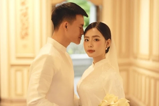Hotboy làng bóng: Điển trai, là người hùng ghi bàn của U23 Việt Nam và giờ là ông bố trẻ hạnh phúc - Ảnh 3.