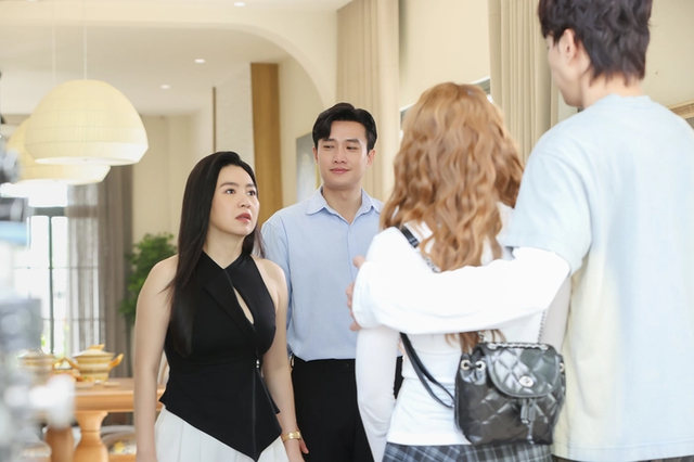 "Người tình mới" của Quốc Trường: Về chung nhà với "phi công trẻ" sau 12 năm hẹn hò, cuộc sống hạnh phúc ấm êm - Ảnh 1.