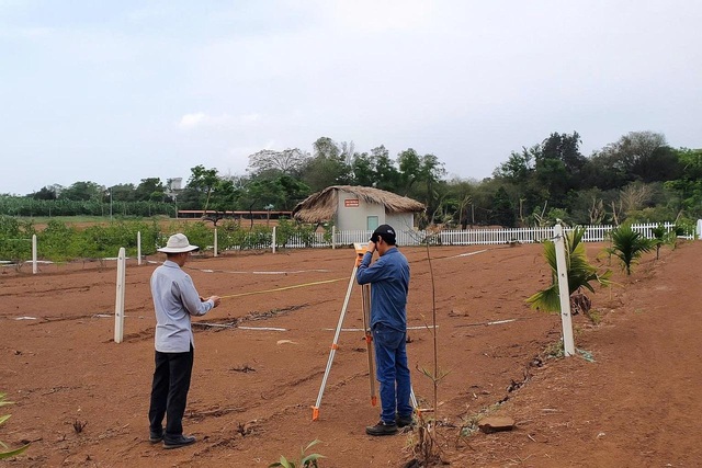 Sắp có phương án gỡ vướng chuyện tiền sử dụng đất quá cao khi chuyển sang đất ở - Ảnh 1.
