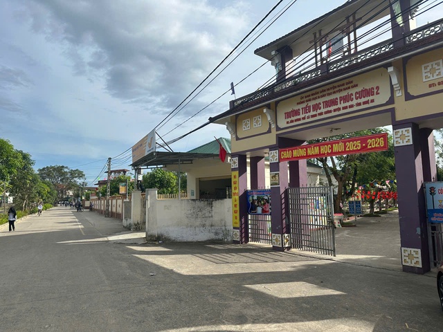 Thông tin mới vụ hàng trăm phụ huynh cho con nghỉ học để phản đối sáp nhập trường - Ảnh 2.