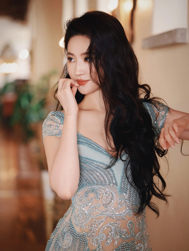 "Thần tiên tỷ tỷ" ở tuổi 38 có lối sống kín đáo, giản dị trong biệt thự xa hoa 16.700m2 - Ảnh 2.