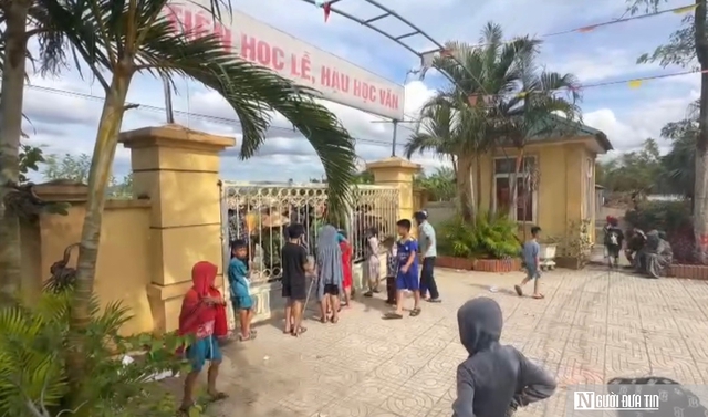 Thông tin mới vụ hàng trăm phụ huynh cho con nghỉ học để phản đối sáp nhập trường - Ảnh 1.