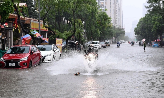 Dự báo thời tiết 12/9: Điểm danh những nơi có mưa rất to "sầm sập" - Ảnh 1.