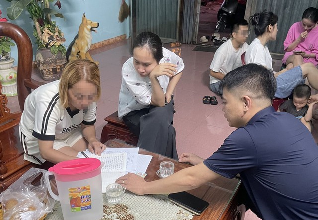 Bất chấp sự khuyên ngăn của gia đình, cô gái 22 tuổi vẫn nghe lời dụ dỗ của đối tượng lừa đảo - Ảnh 1.
