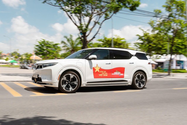 Mạnh mẽ như vận động viên Olympic, lịch lãm như một quý ông, VF 9 chinh phục các khách hàng thành đạt - Ảnh 1.