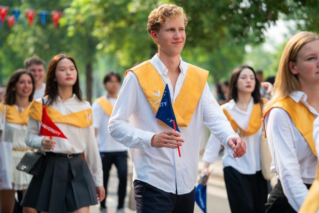 VinUni khai giảng khóa 6, ra mắt tân hiệu trưởng và dàn lãnh đạo tinh hoa - Ảnh 2.
