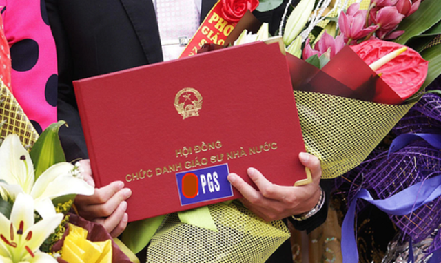 Bản tin 14/9: Nhiều hiệu trưởng đại học là ứng viên giáo sư, phó giáo sư 2025 - Ảnh 1.