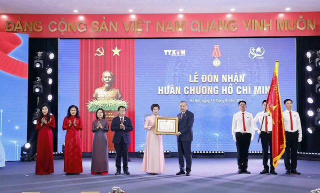 Thông tấn xã Việt Nam vinh dự đón nhận Huân chương Hồ Chí Minh lần thứ 3- Ảnh 2.