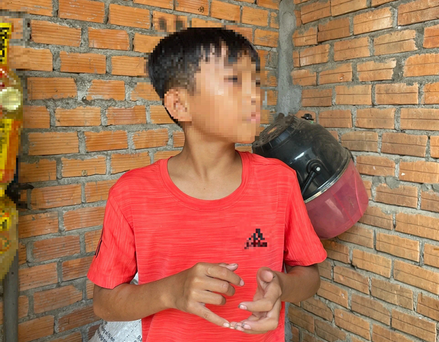 "Thưởng nóng" cháu bé dũng cảm cứu bạn khỏi kẻ sát nhân ở Đắk Lắk- Ảnh 1. "Thưởng nóng" cháu bé dũng cảm cứu bạn khỏi kẻ sát nhân ở Đắk Lắk- Ảnh 1.