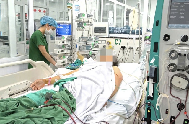 Sốt xuất huyết bùng phát, người lớn, người cao tuổi liên tục nhập viện- Ảnh 2.