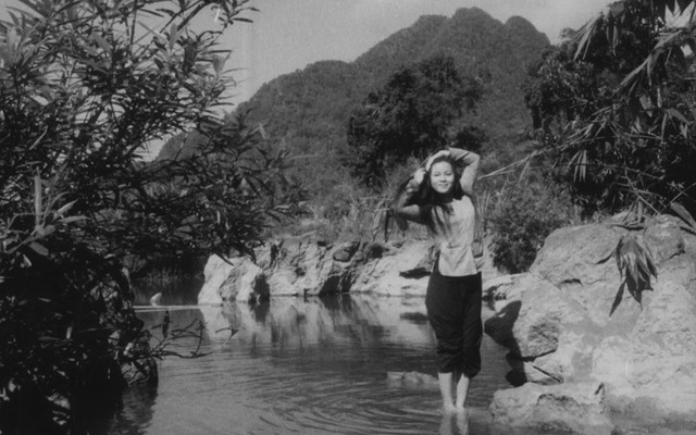 NSND Ngọc Lan: Cô gái 18 tuổi trong biển lửa chiến tranh, luôn đầy nhiệt huyết, lạc quan giữa gian khó bom đạn - Ảnh 8.
