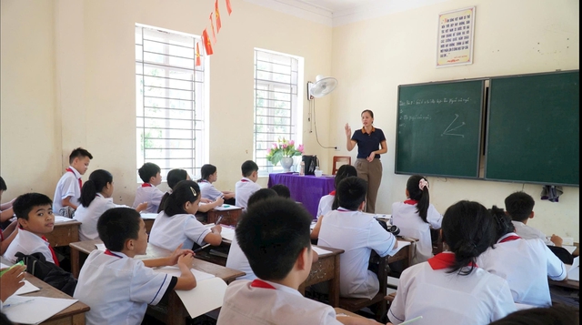 Nghệ An công bố các khoản thu trường công lập năm học 2025-2026 - Ảnh 1.