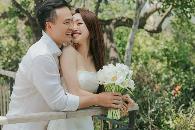 Diễn viên Chi Bảo ở tuổi 52 sở hữu bất động sản trải từ Bắc vào Nam, phong độ bên vợ đẹp kém 16 tuổi - Ảnh 6.