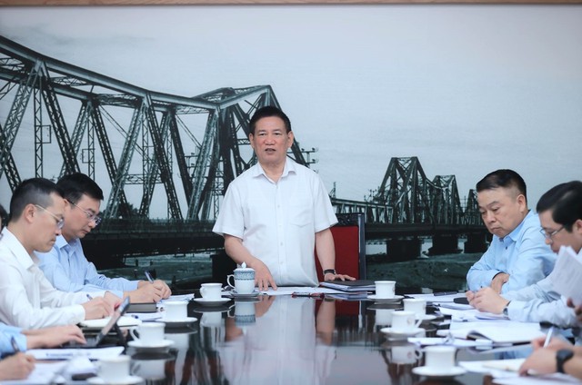 Phó Thủ tướng yêu cầu NHNN nghiên cứu thành lập sàn vàng - Ảnh 1.