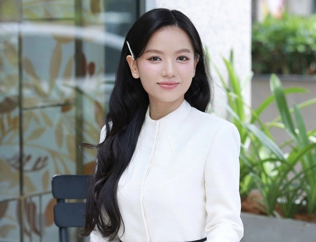"Ngọc nữ mới của Vbiz": Nhan sắc đời thường tựa "nàng thơ" - Ảnh 9.