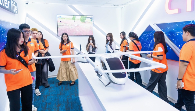 HUTECH duy trì doanh thu nghìn tỷ, nguồn thu ngoài học phí tăng 540%- Ảnh 1.