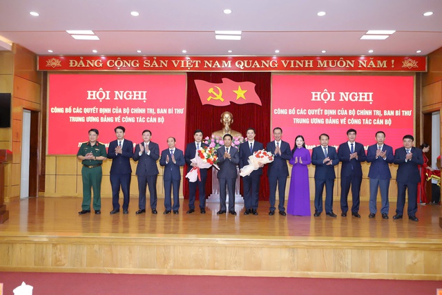 Bộ Chính trị, Ban Bí thư giới thiệu nhân sự để Thanh Hóa bầu Chủ tịch UBND tỉnh - Ảnh 3.