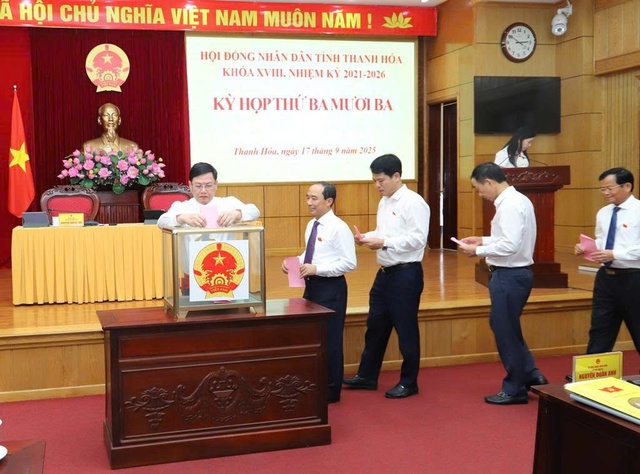 Ông Nguyễn Hoài Anh được bầu giữ chức Chủ tịch UBND tỉnh Thanh Hóa- Ảnh 1.