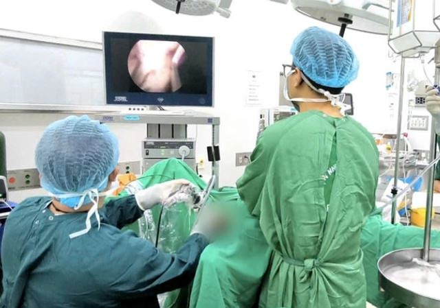 Cụ ông 77 tuổi suýt mất mạng vì thói xấu nhiều người mắc- Ảnh 1.
