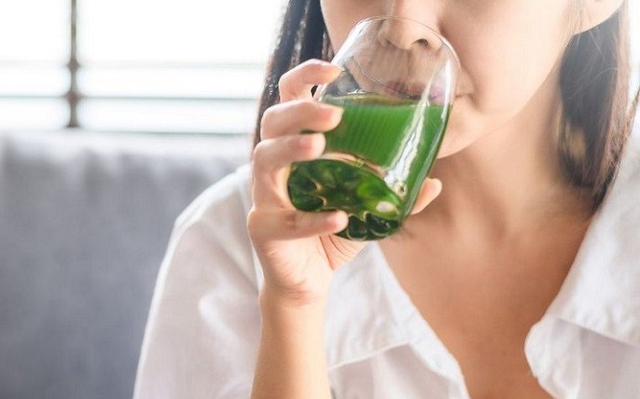 Thứ nước "thần kỳ" khi uống vào buổi sáng có những lợi ích bất ngờ - Ảnh 2.