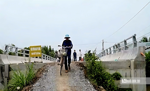 Dự án cầu gần 25 tỷ đồng khang trang nhưng hai đầu vẫn “trơ trọi”- Ảnh 3.