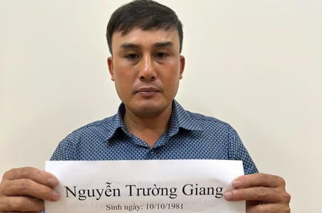 Vụ "chặt chém" cuốc xe 2,5 triệu đồng: Tài xế từng có tiền án về tội cướp tài sản - Ảnh 1.