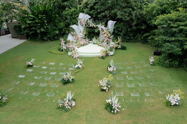 Khoảnh khắc lãng mạn của Hồ Quang Hiếu và Tuệ Như trong ngày trọng đại  - Ảnh 4.