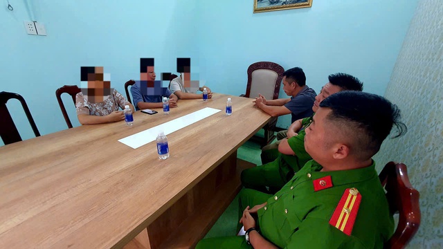 Nam sinh tự nhốt trong khách sạn gào thét, đòi mẹ chuyển 450 triệu đồng - Ảnh 1.