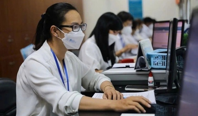 Hà Nội đề xuất chi thu nhập tăng thêm 0,8 lần cho cán bộ, công chức vì lượng việc lớn - Ảnh 1.