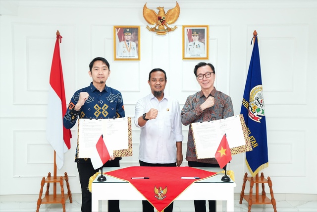 Vingroup ký Biên bản Ghi nhớ hợp tác phát triển dự án năng lượng tái tạo tại Indonesia - Ảnh 1. Vingroup ký Biên bản Ghi nhớ hợp tác phát triển dự án năng lượng tái tạo tại Indonesia - Ảnh 1.