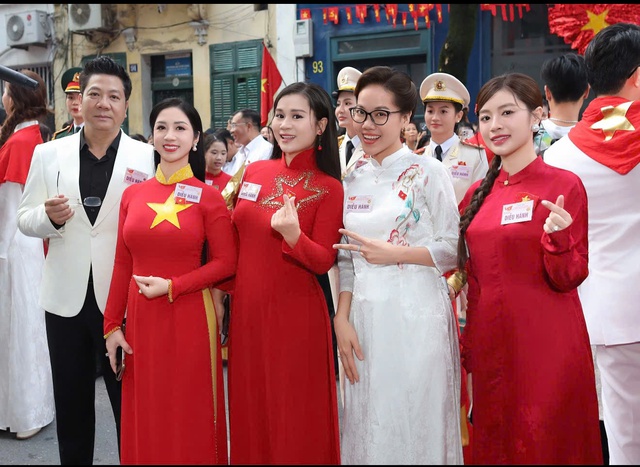 NSƯT Phương Nga: Khoảnh khắc đứng hát tại Quảng trường Ba Đình là niềm vinh dự lớn lao - Ảnh 2.