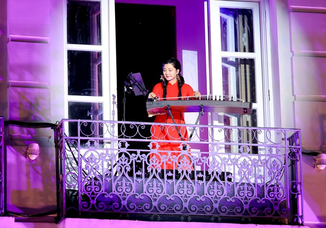 Đà Nẵng biểu diễn đêm nhạc trên ban công bảo tàng lịch sử, kết nối tương lai- Ảnh 5. Đà Nẵng biểu diễn đêm nhạc trên ban công bảo tàng lịch sử, kết nối tương lai- Ảnh 5.