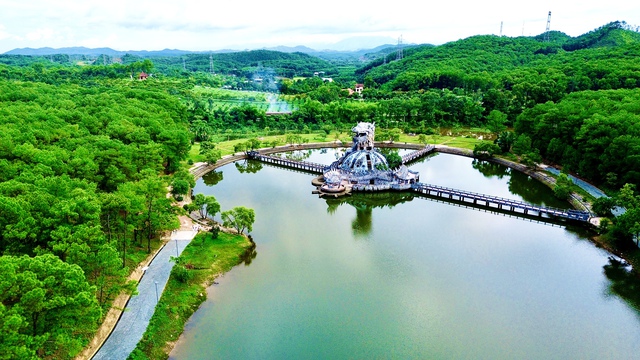 Công viên "ma mị" ở Huế hút du khách sau khi được đầu tư hàng chục tỷ đồng để chỉnh trang- Ảnh 1. Công viên "ma mị" ở Huế hút du khách sau khi được đầu tư hàng chục tỷ đồng để chỉnh trang- Ảnh 1.