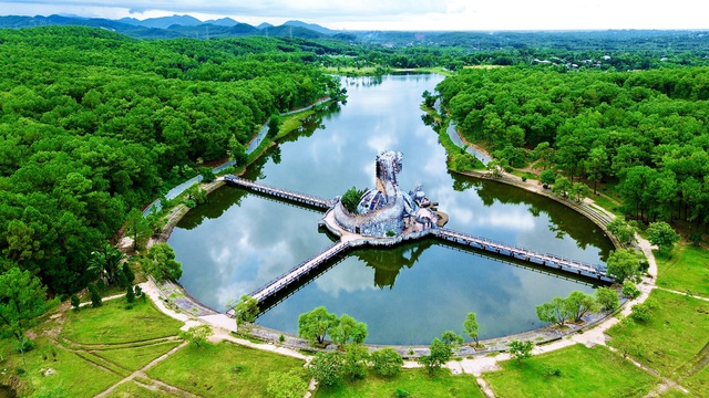 Công viên "ma mị" ở Huế hút du khách sau khi được đầu tư hàng chục tỷ đồng để chỉnh trang- Ảnh 8. Công viên "ma mị" ở Huế hút du khách sau khi được đầu tư hàng chục tỷ đồng để chỉnh trang- Ảnh 8.