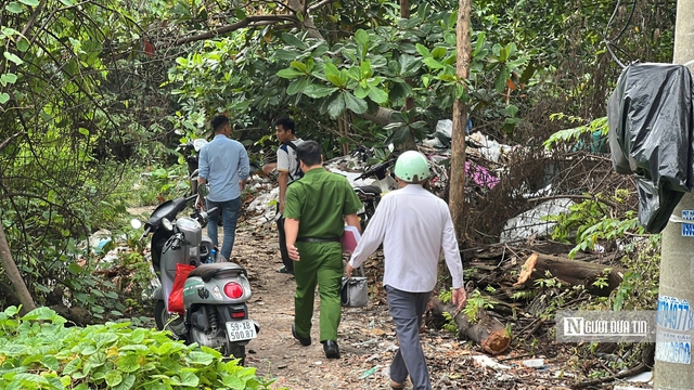 Tp.HCM: Điều tra nguyên nhân 2 người đàn ông tử vong bên bờ suối- Ảnh 1. Tp.HCM: Điều tra nguyên nhân 2 người đàn ông tử vong bên bờ suối- Ảnh 1.
