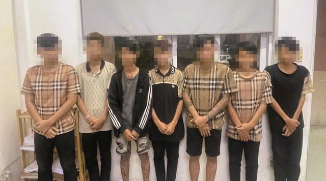 Bắt giữ nhóm tuổi teen chuyên trộm cắp tài sản của người lao động - Ảnh 1.