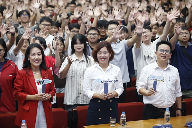 Gần 4000 sinh viên đã tham gia Unitour “A.I thực chiến”, Đại Học Bách Khoa bùng nổ đăng ký - Ảnh 2.