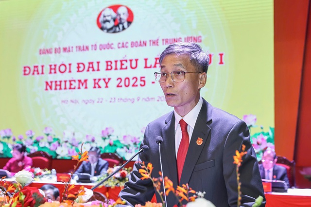 Đổi mới và nâng cao hiệu quả lãnh đạo của Đảng trong công tác xây dựng và thi hành pháp luật trong kỷ nguyên phát triển mới của đất nước- Ảnh 1. Đổi mới và nâng cao hiệu quả lãnh đạo của Đảng trong công tác xây dựng và thi hành pháp luật trong kỷ nguyên phát triển mới của đất nước- Ảnh 1.