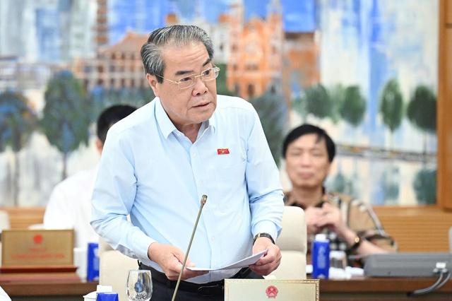 "Học sinh đã có sự lệch chuẩn rất lớn, chỉ dùng biện pháp nhẹ nhàng thì rất khó" - Ảnh 1.