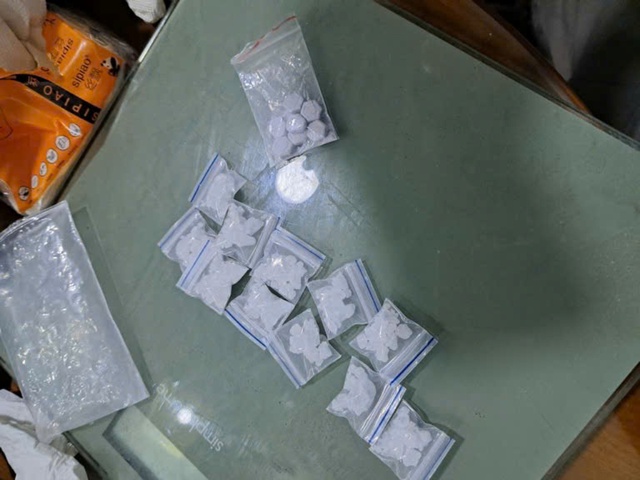 Triệt phá tụ điểm tổ chức “tiệc” ma túy, bắt 21 đối tượng- Ảnh 4.
