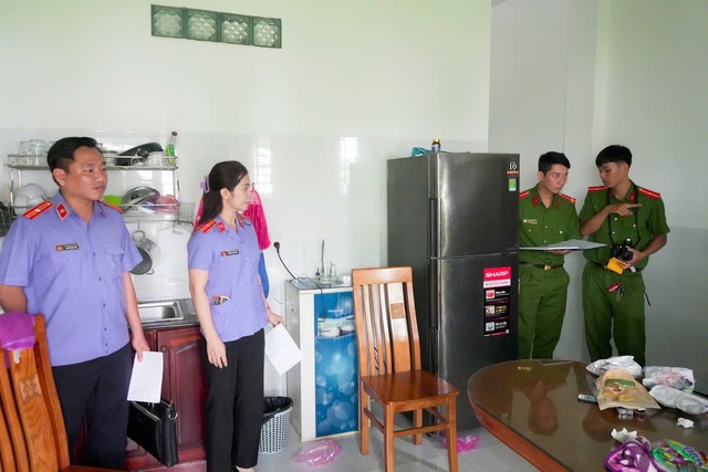 Triệt phá tụ điểm tổ chức “tiệc” ma túy, bắt 21 đối tượng- Ảnh 3.