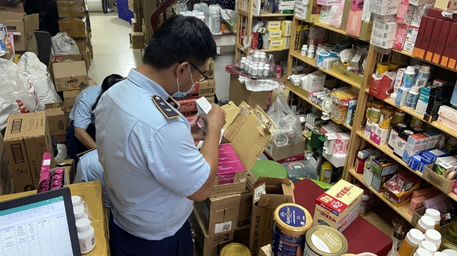 Hà Nội mạnh tay dẹp loạn hàng giả, quảng cáo sai sự thật- Ảnh 1.