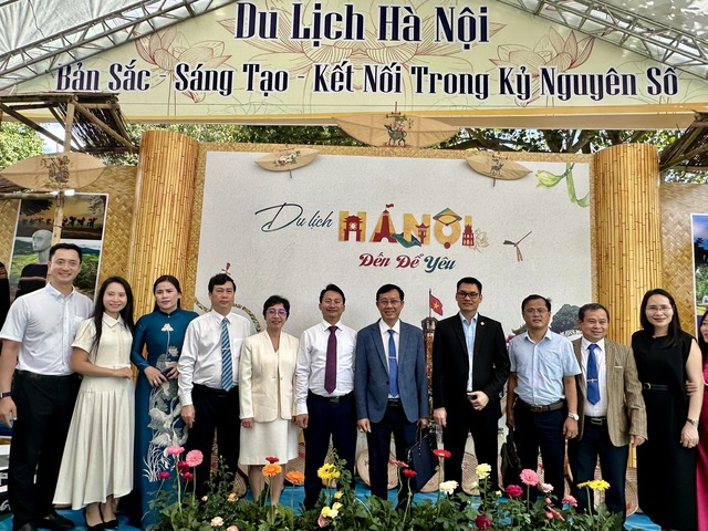 Hà Nội kết nối doanh nghiệp, thúc đẩy đầu tư và chuyển đổi số trong du lịch liên vùng - Ảnh 1.