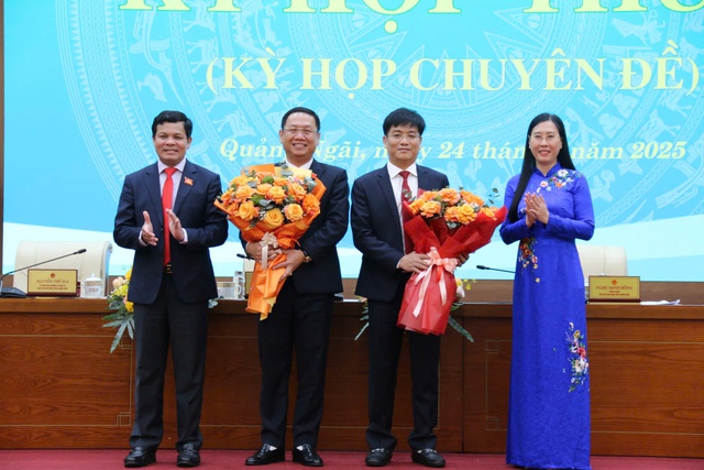 Hai Bí thư xã ở Quảng Ngãi được bầu làm Phó Chủ tịch UBND tỉnh nhiệm kỳ 2021-2026- Ảnh 1.