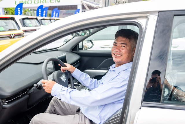 Khách mua 250 xe VinFast Limo Green: “Xe điện tối ưu lợi nhuận tốt hơn hẳn xe xăng” - Ảnh 3.